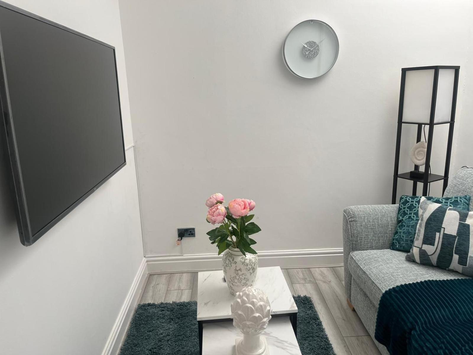 Appartamento Affordably Elegant Close To Coop Live, Etihad Stadium And Centre *